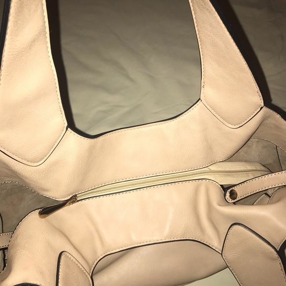 Classic Handbag - Picture 6 of 10